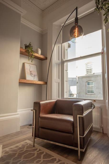 Stunning City Apartment in the Heart of Plymouth view 5