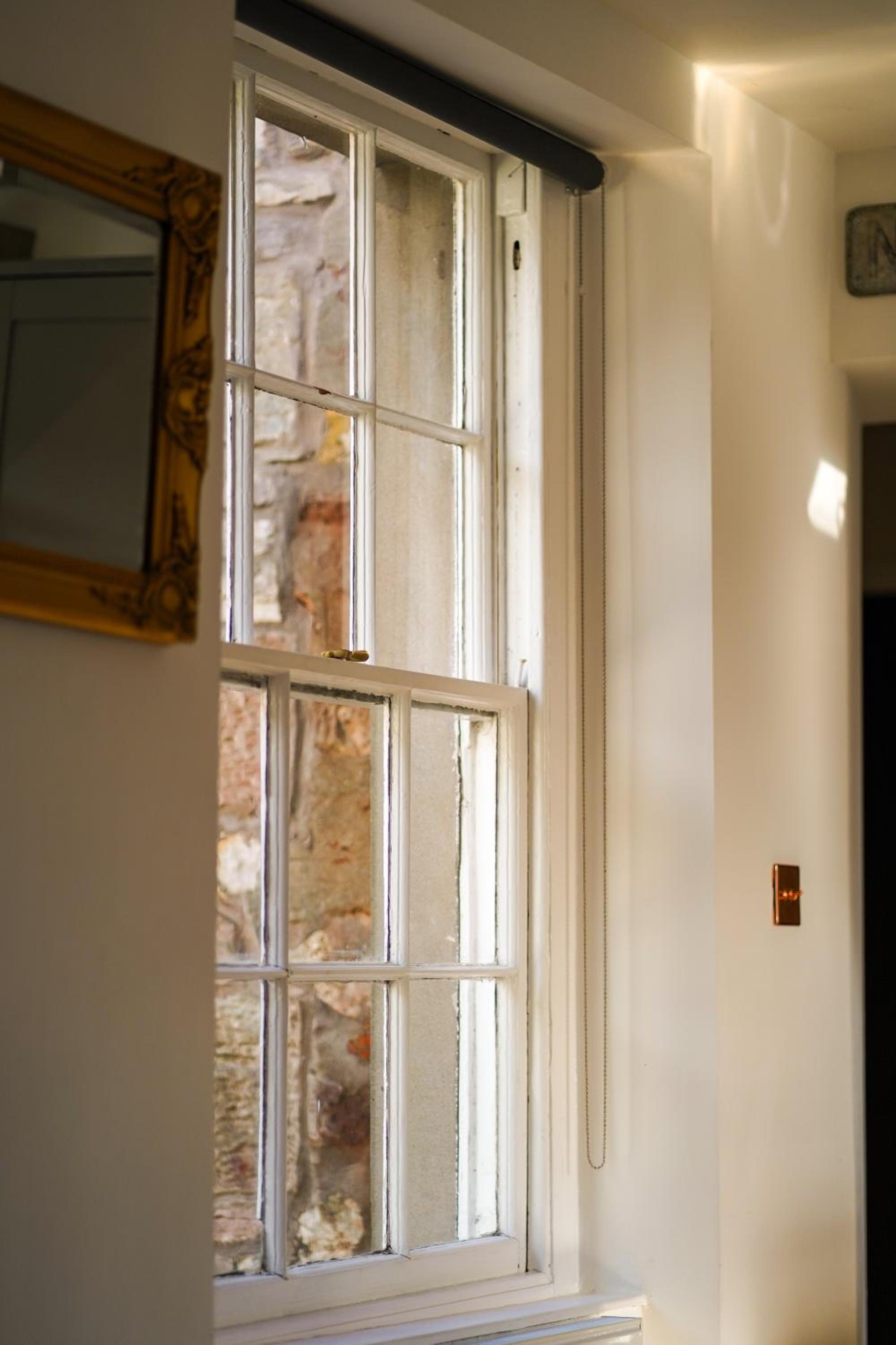 Little Edge: Bright and Modern Central Apartment view 3