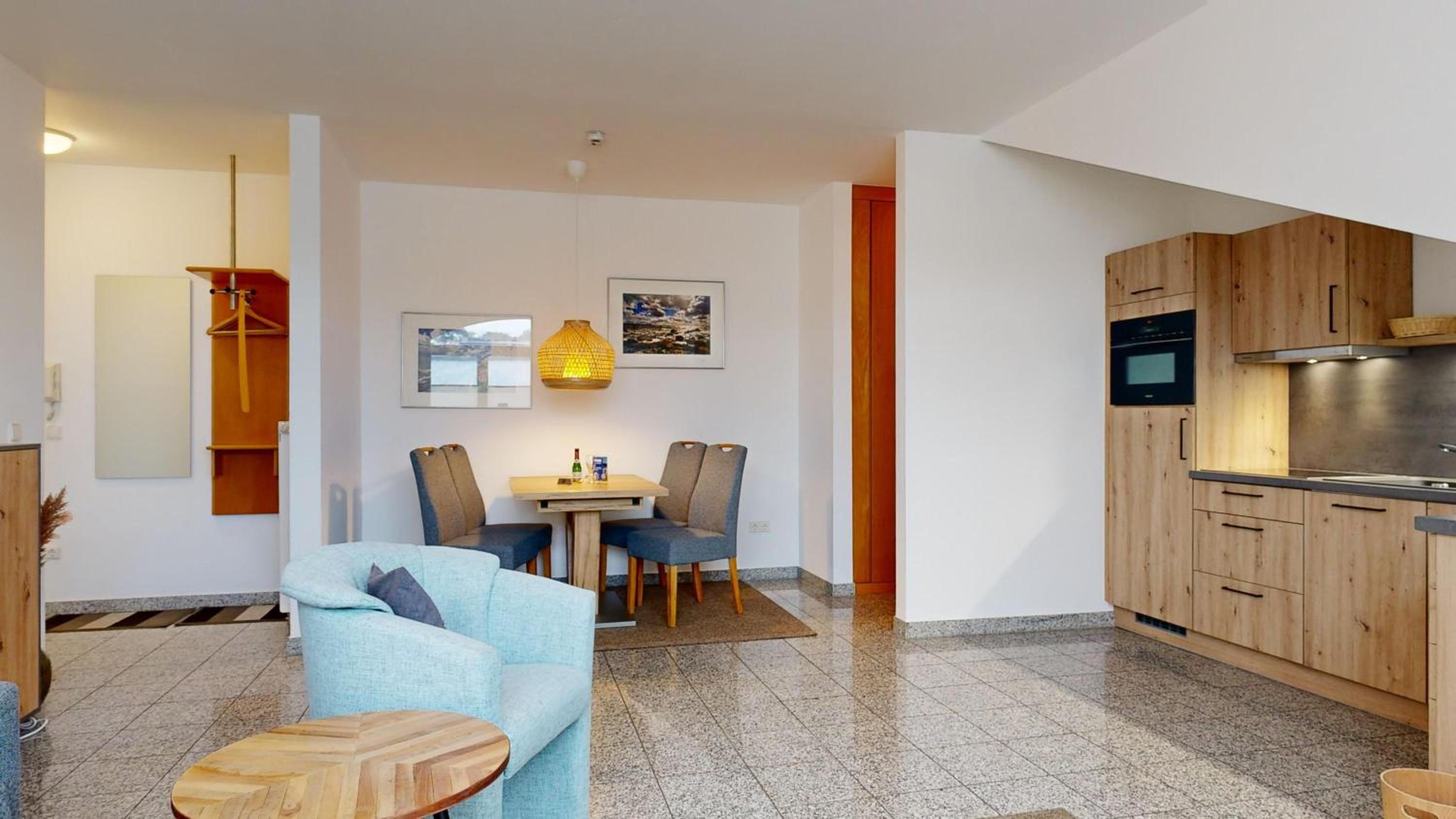 strandnahe FeWo mit Schwimmbad im Haus, a cappella 05, Binz