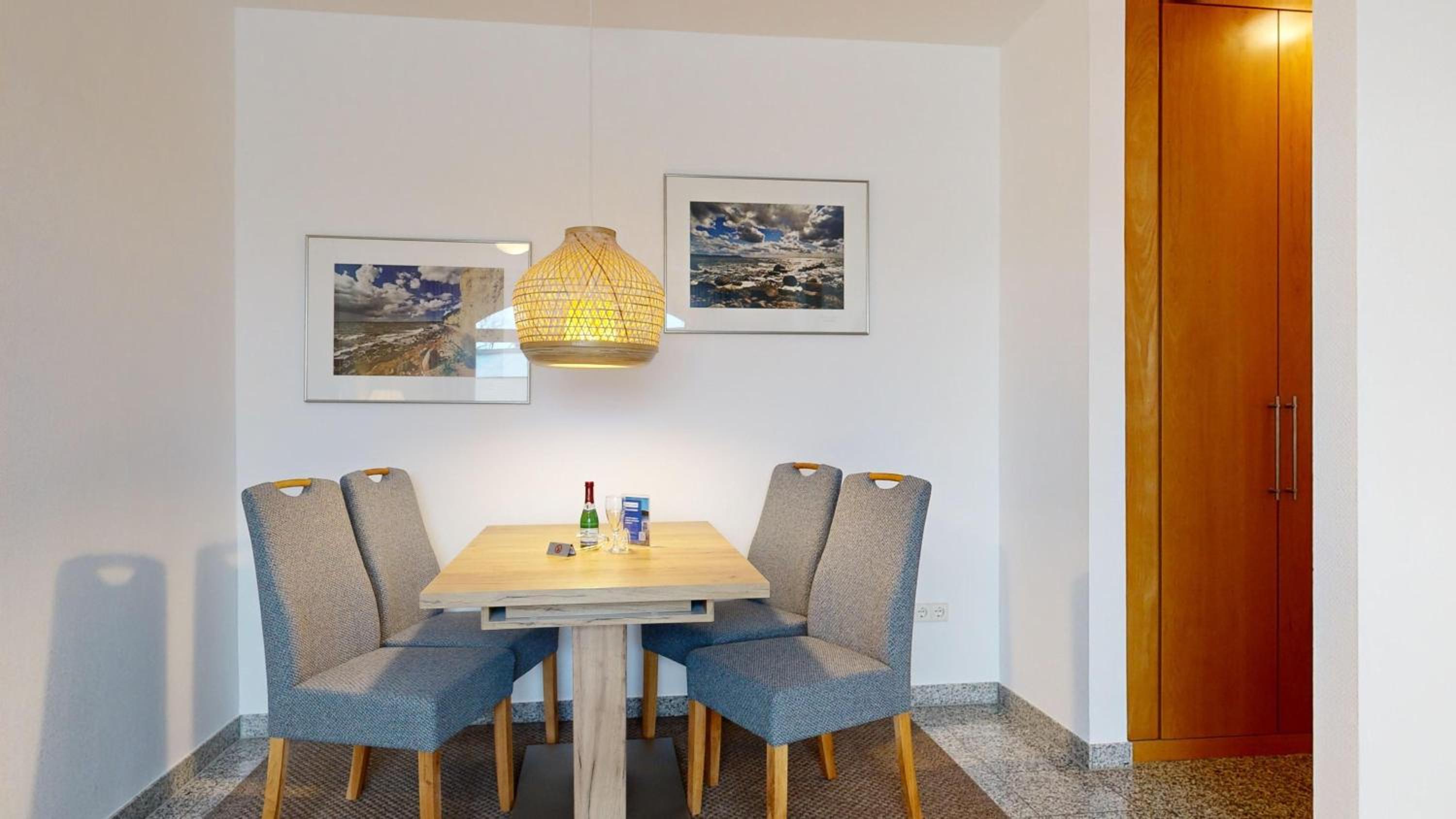 strandnahe FeWo mit Schwimmbad im Haus, a cappella 05, Binz