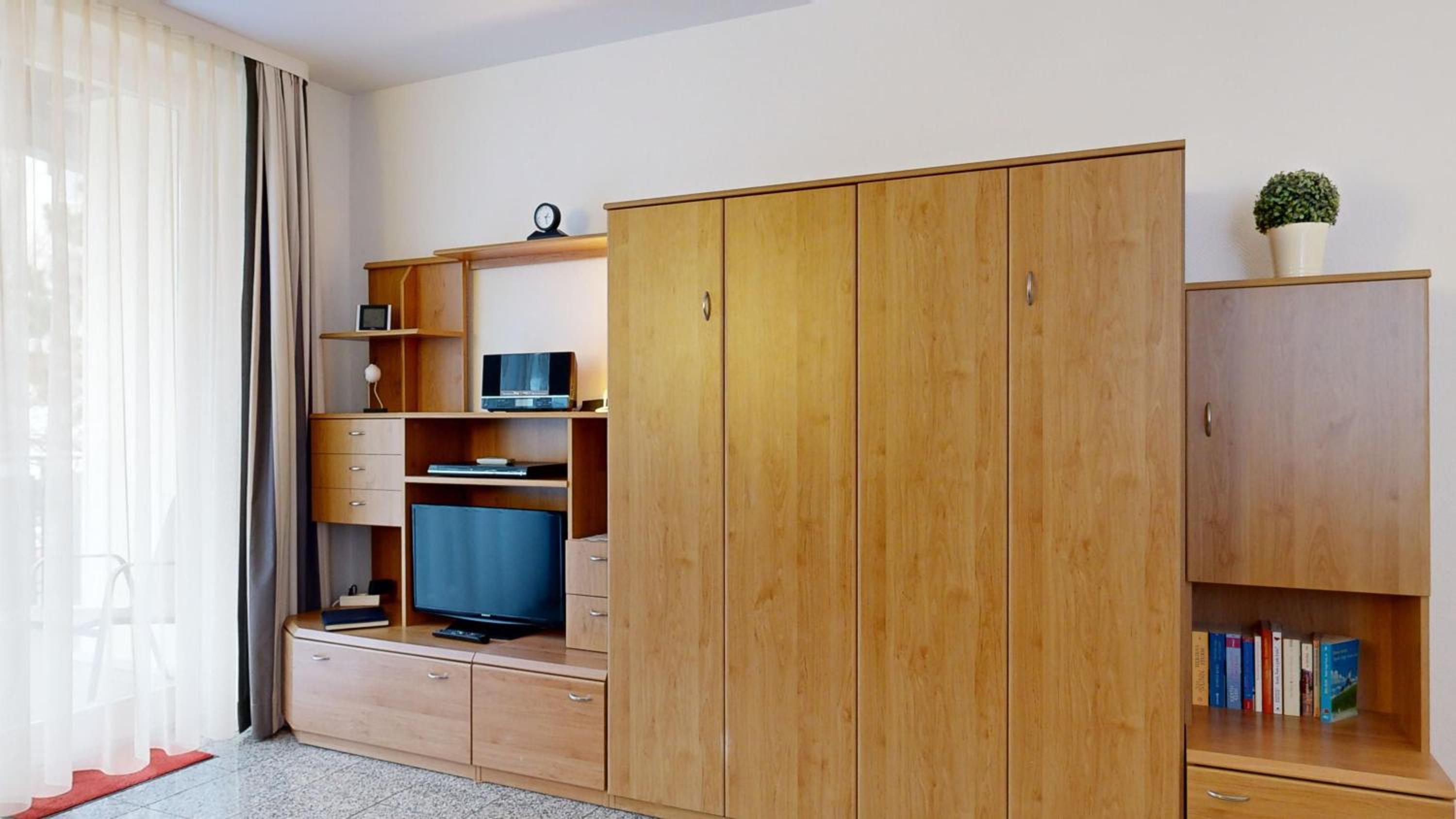 strandnahe FeWo mit Schwimmbad im Haus, a cappella 68,Binz