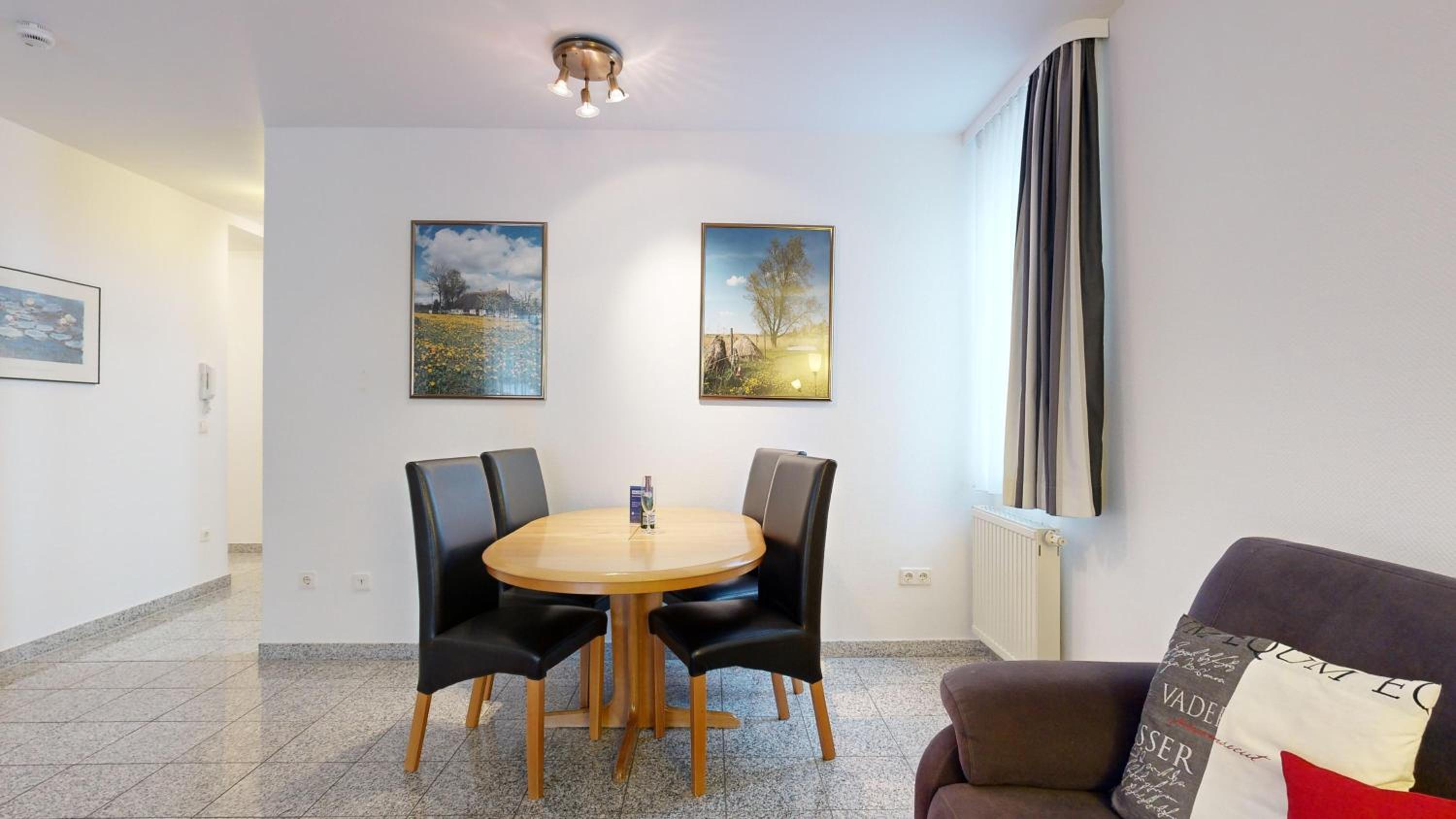 strandnahe FeWo mit Schwimmbad im Haus, a cappella 68,Binz