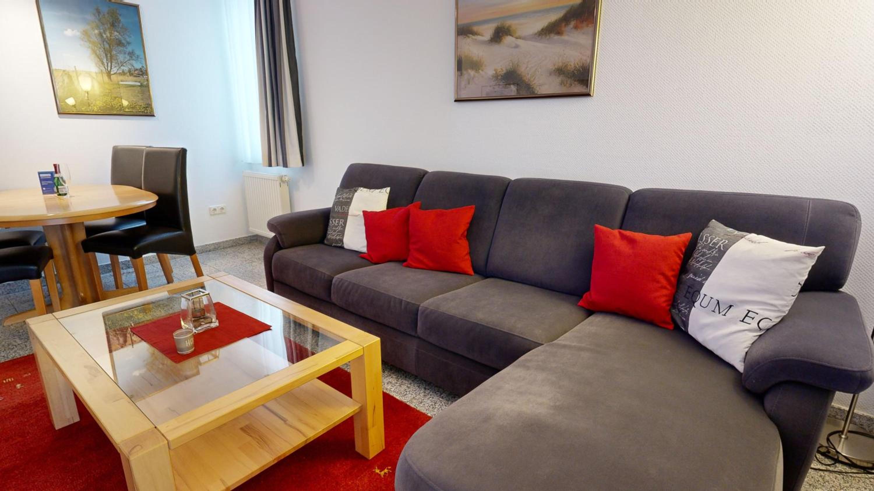 strandnahe FeWo mit Schwimmbad im Haus, a cappella 68,Binz