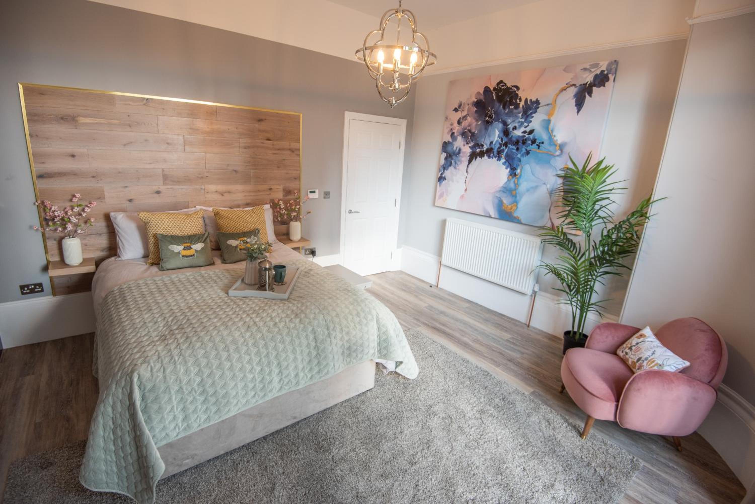 Stunning City Apartment in the Heart of Plymouth view 2