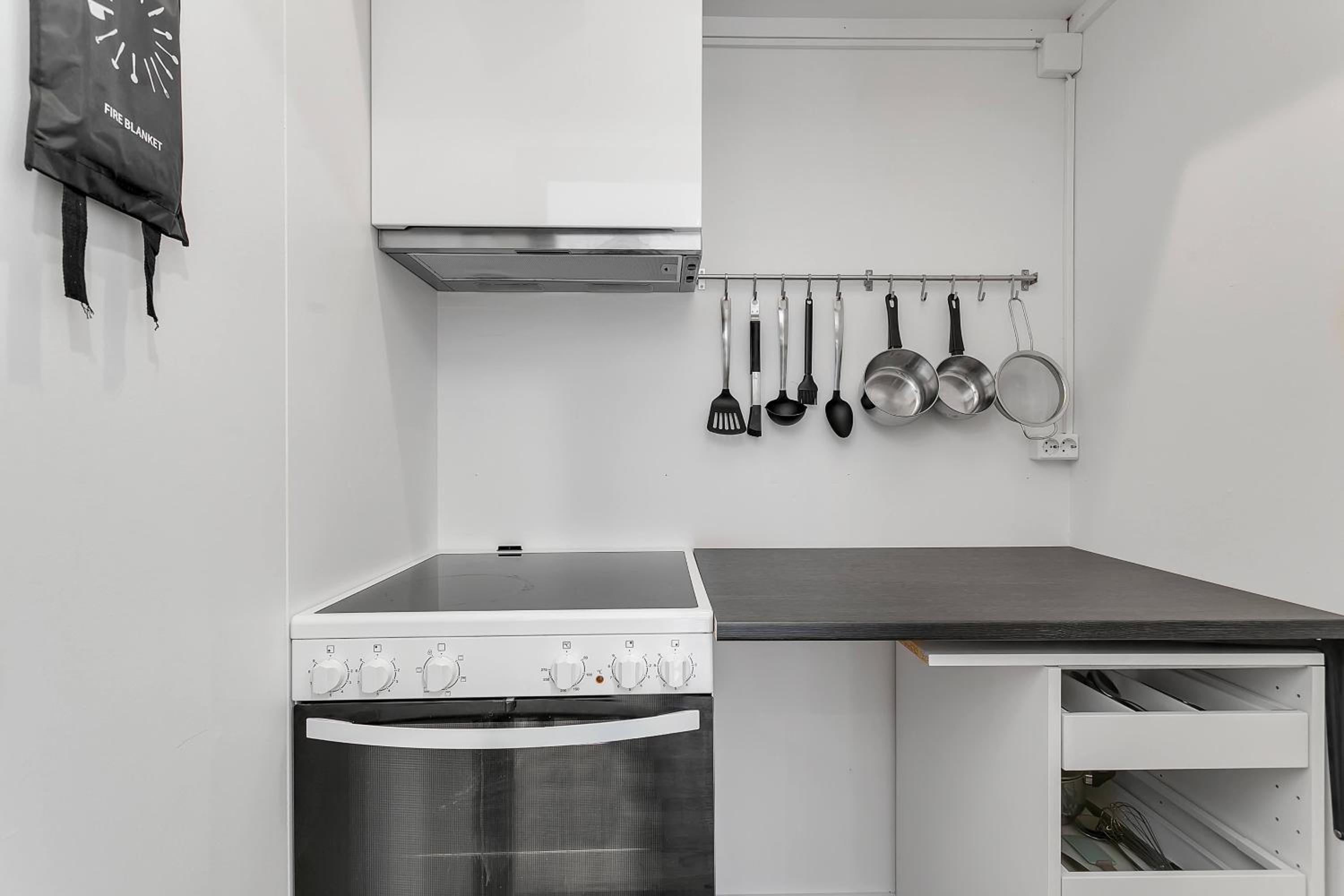 Bright apartment in the Heart of the City! view 5