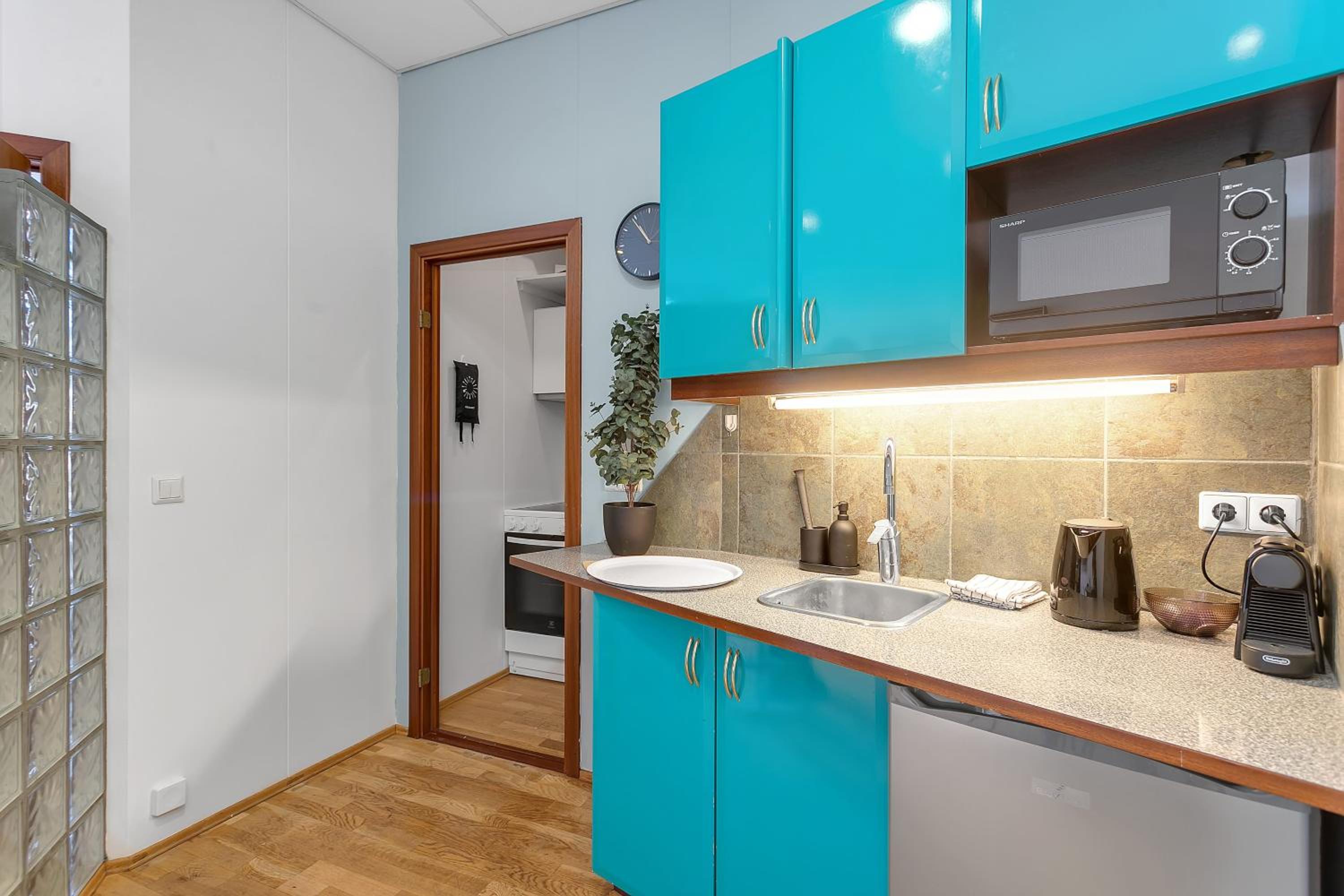 Bright apartment in the Heart of the City! view 4