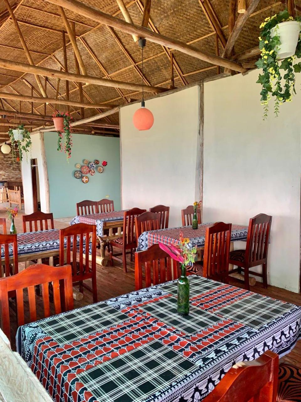 Bwindi Neckview Lodge