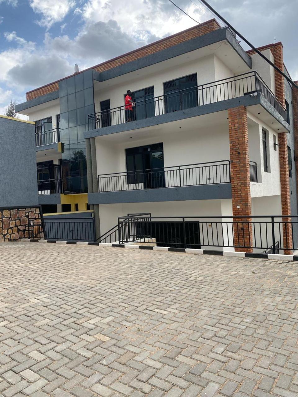 Muyovu Apartment