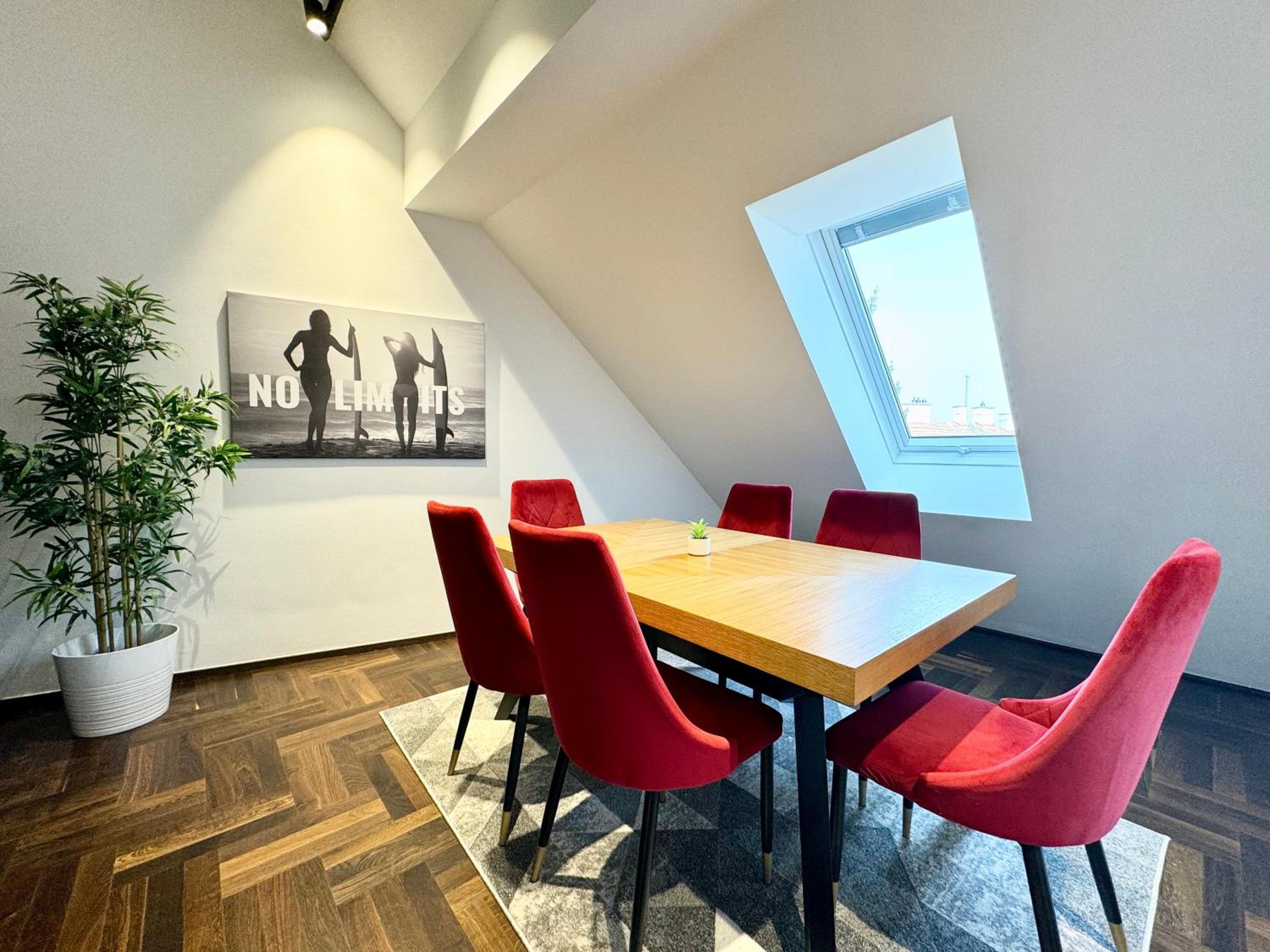Penthouse Wien mit Parkplatz und Balkon