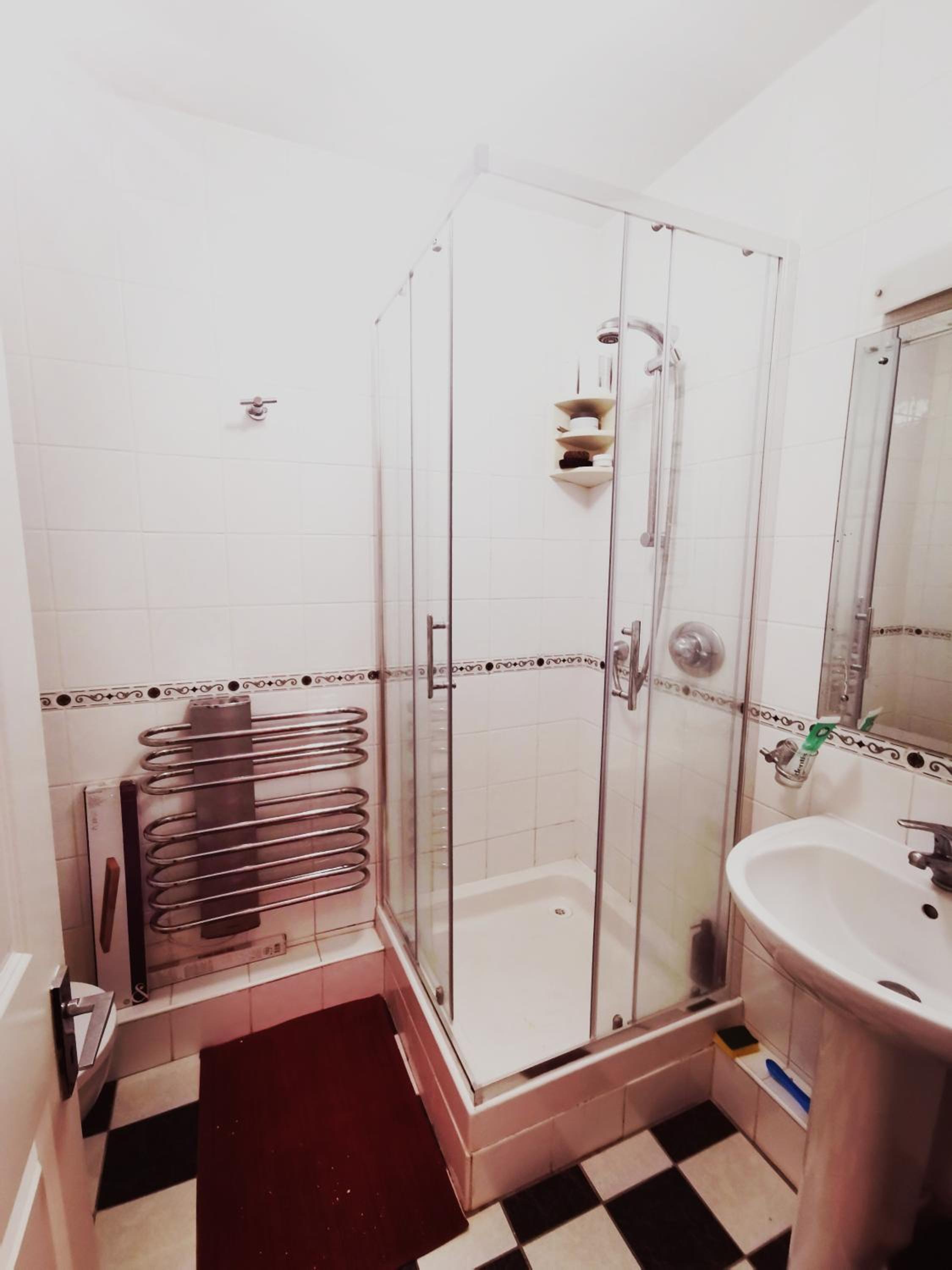 Single room in a charming apartment with the terrace in Sandymount
