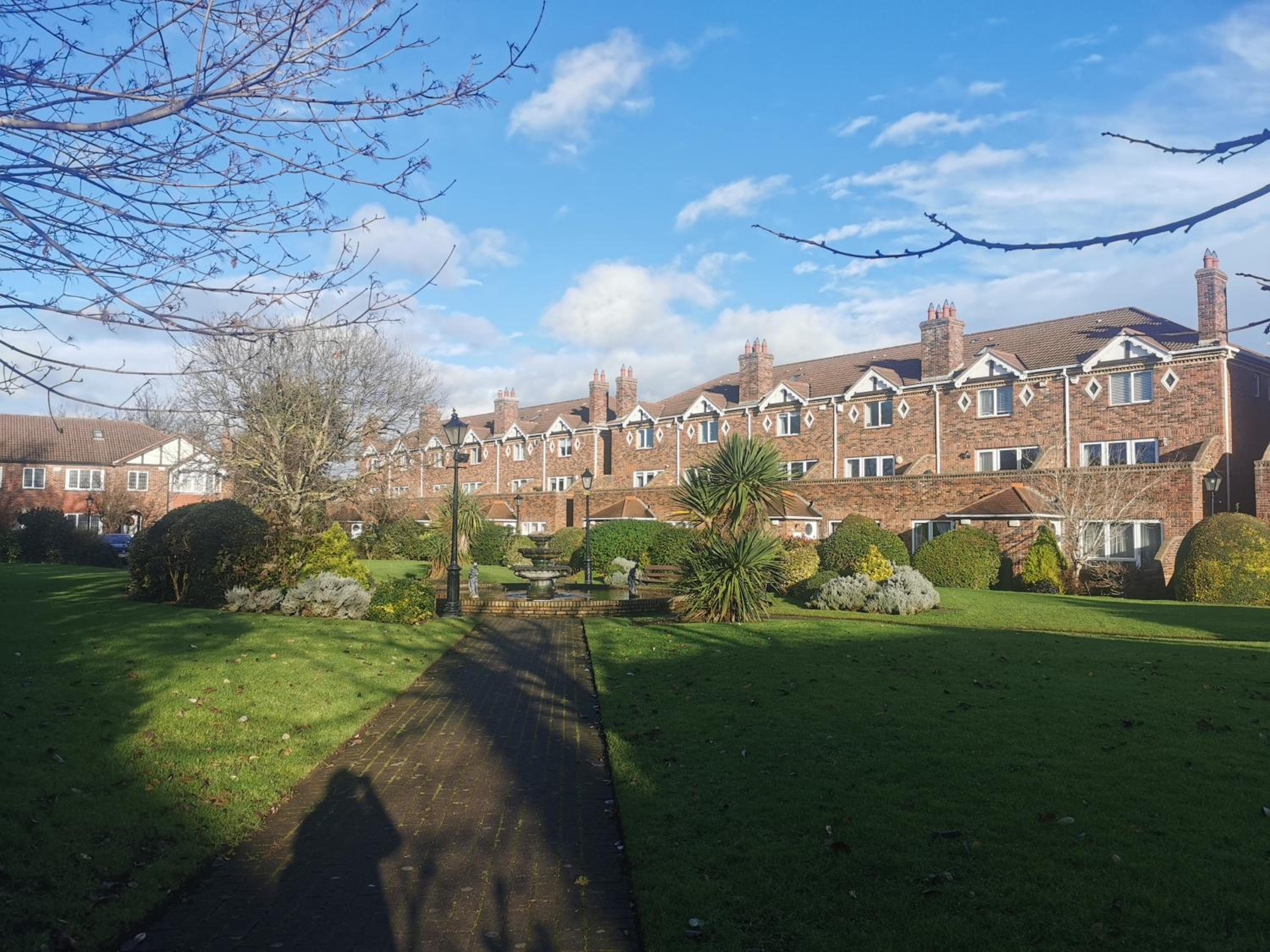 Single room in a charming apartment with the terrace in Sandymount