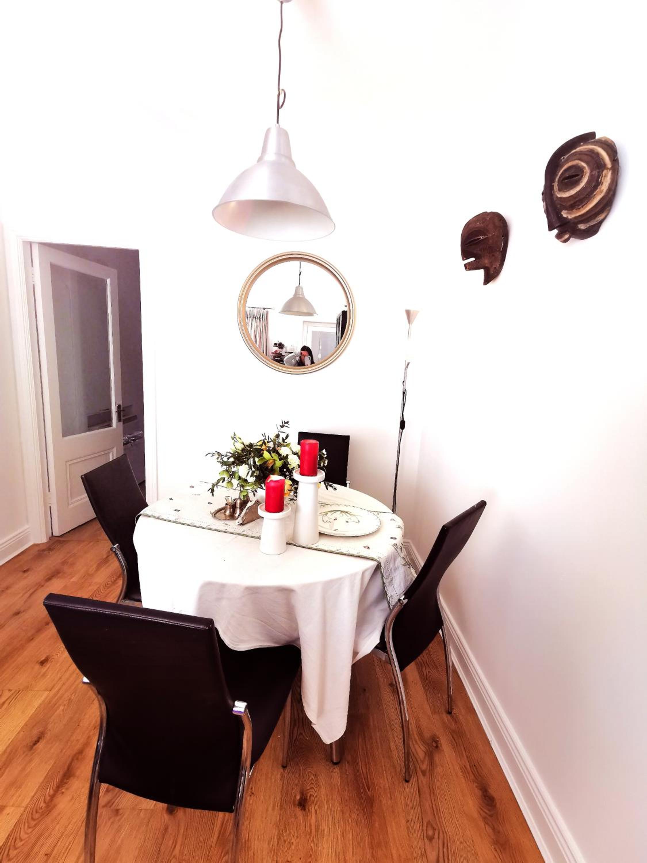 Single room in a charming apartment with the terrace in Sandymount