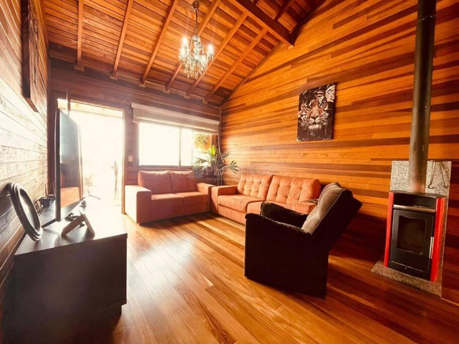 Casa nova estilo colonial