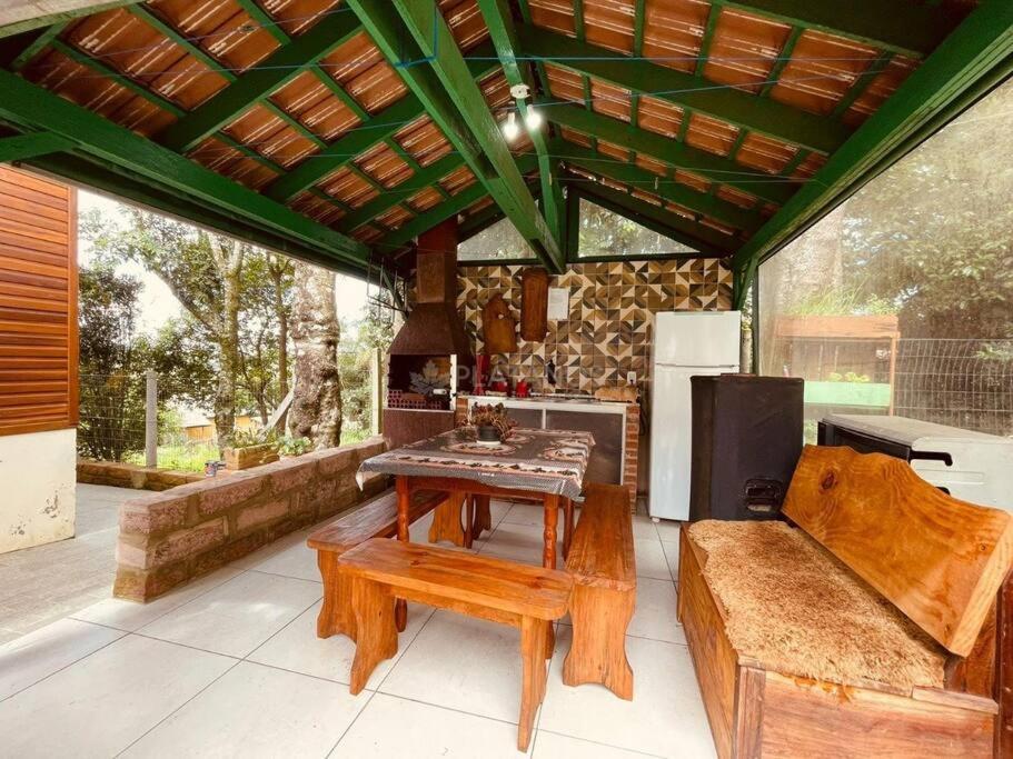 Casa nova estilo colonial