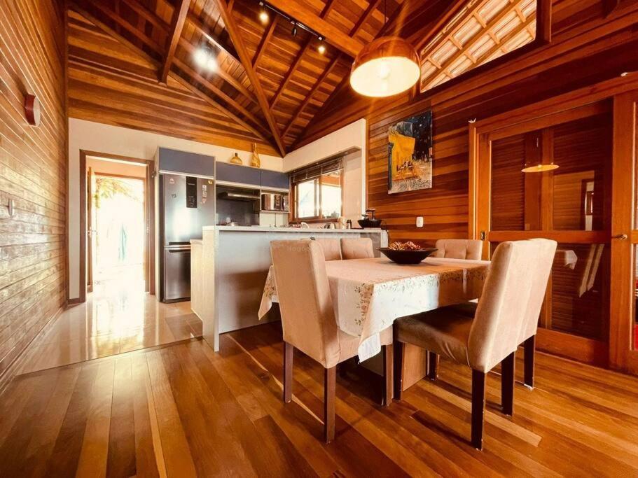 Casa nova estilo colonial