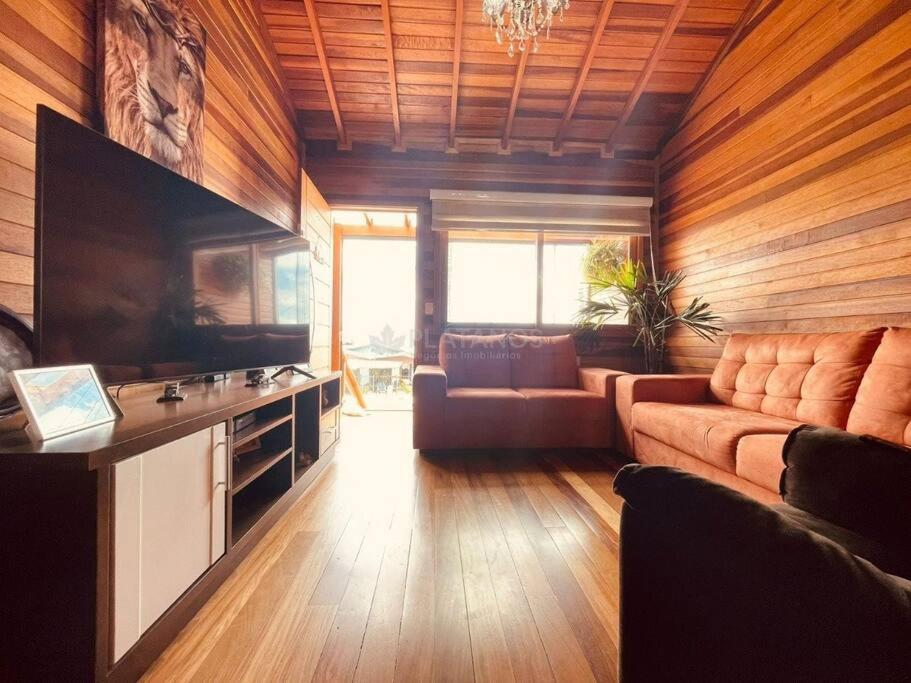 Casa nova estilo colonial