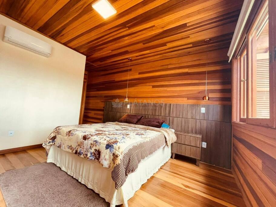 Casa nova estilo colonial