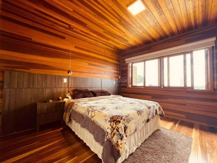 Casa nova estilo colonial