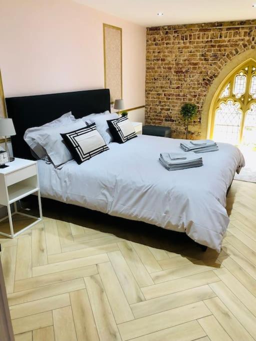 Superb 2 bed flat in Margate - historic, central location! view 4