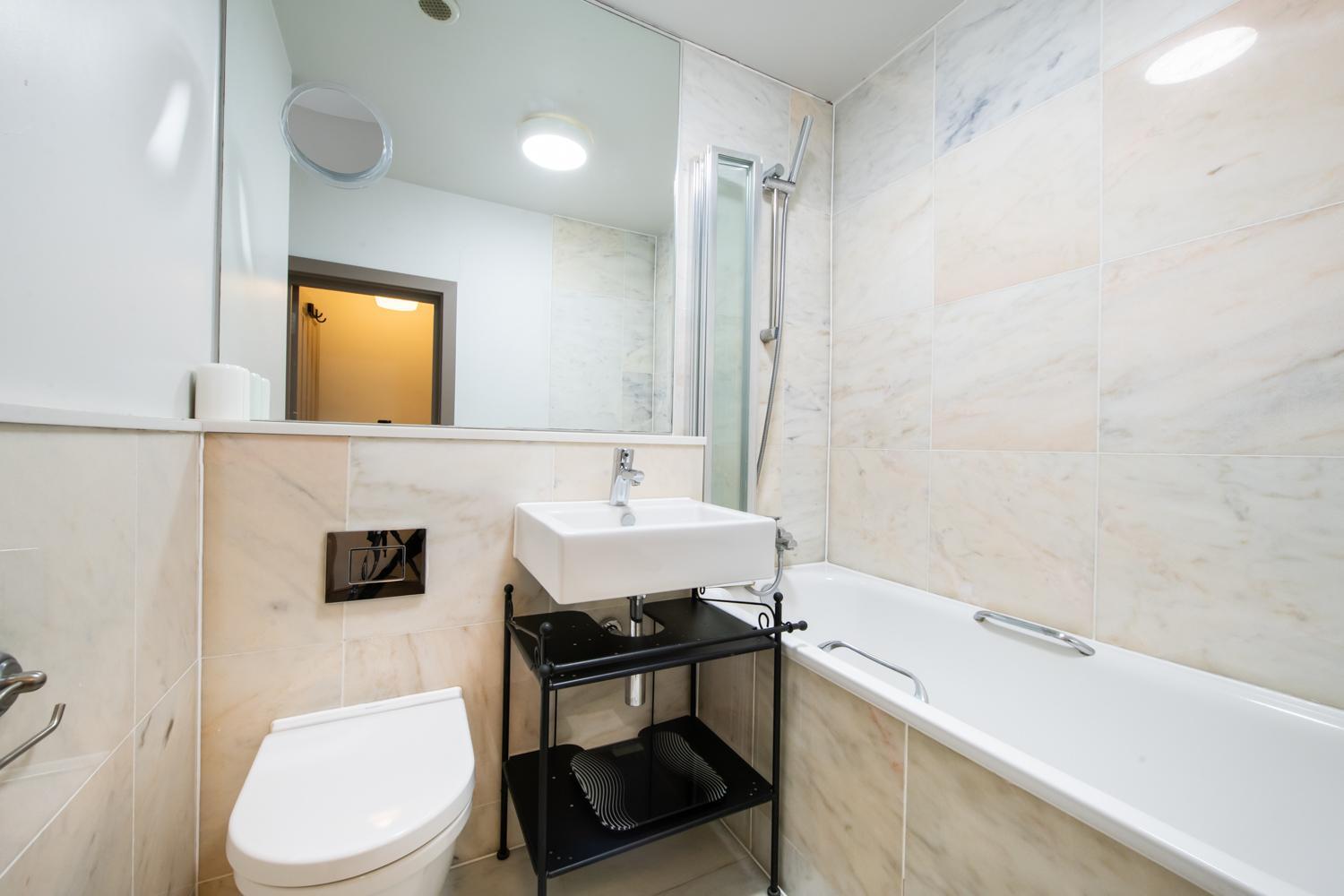 2Bed Cosy Flat in Vibrant Fitzrovia