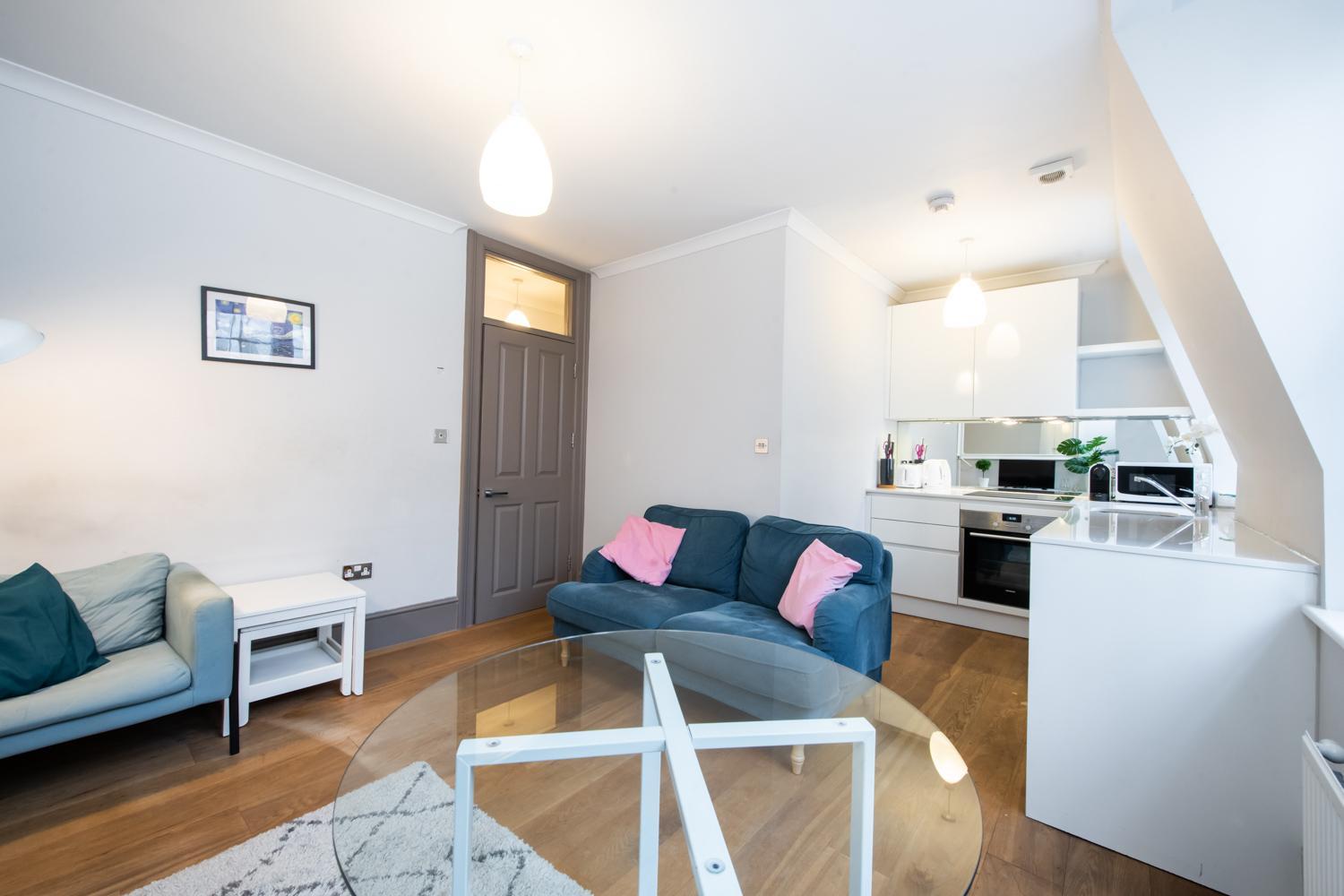 2Bed Cosy Flat in Vibrant Fitzrovia