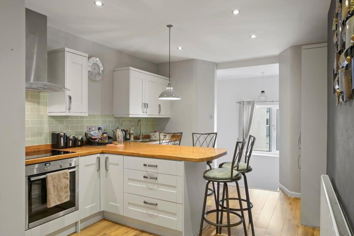 Modern Flat on The Hoe w Private Parking view 4