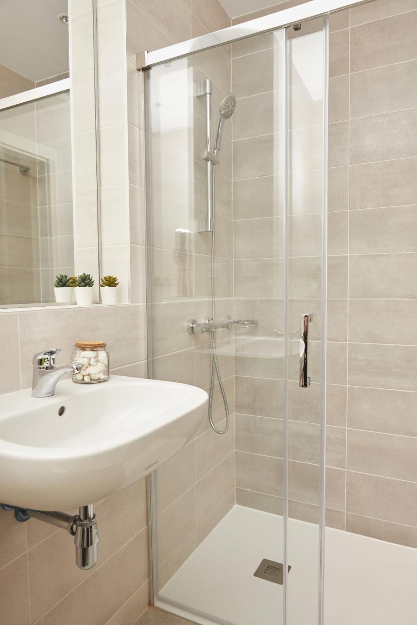 Student Experience Madrid Pozuelo - Luxury Hostel