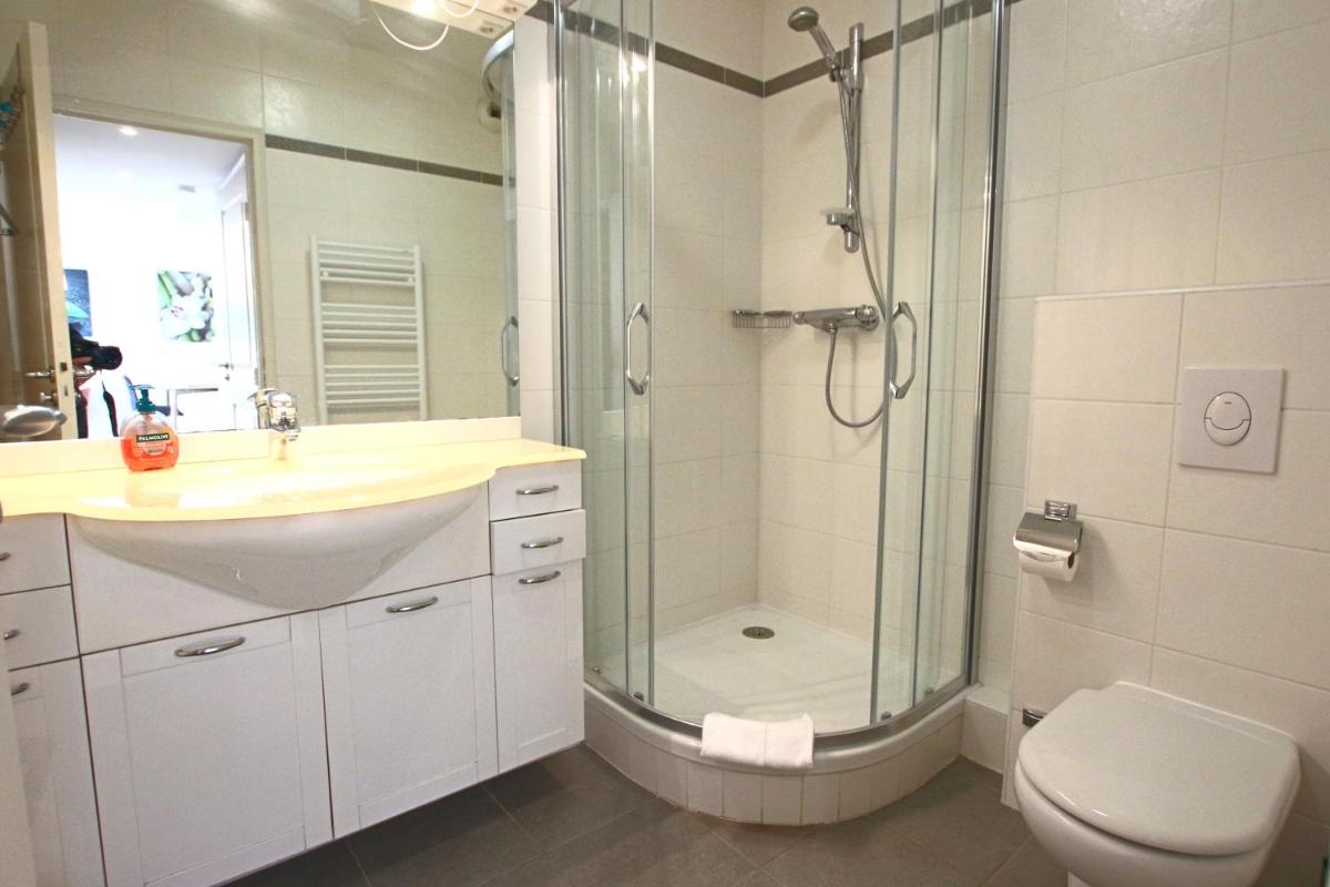 Fully equipped apartment with large terrace lounge area view 4