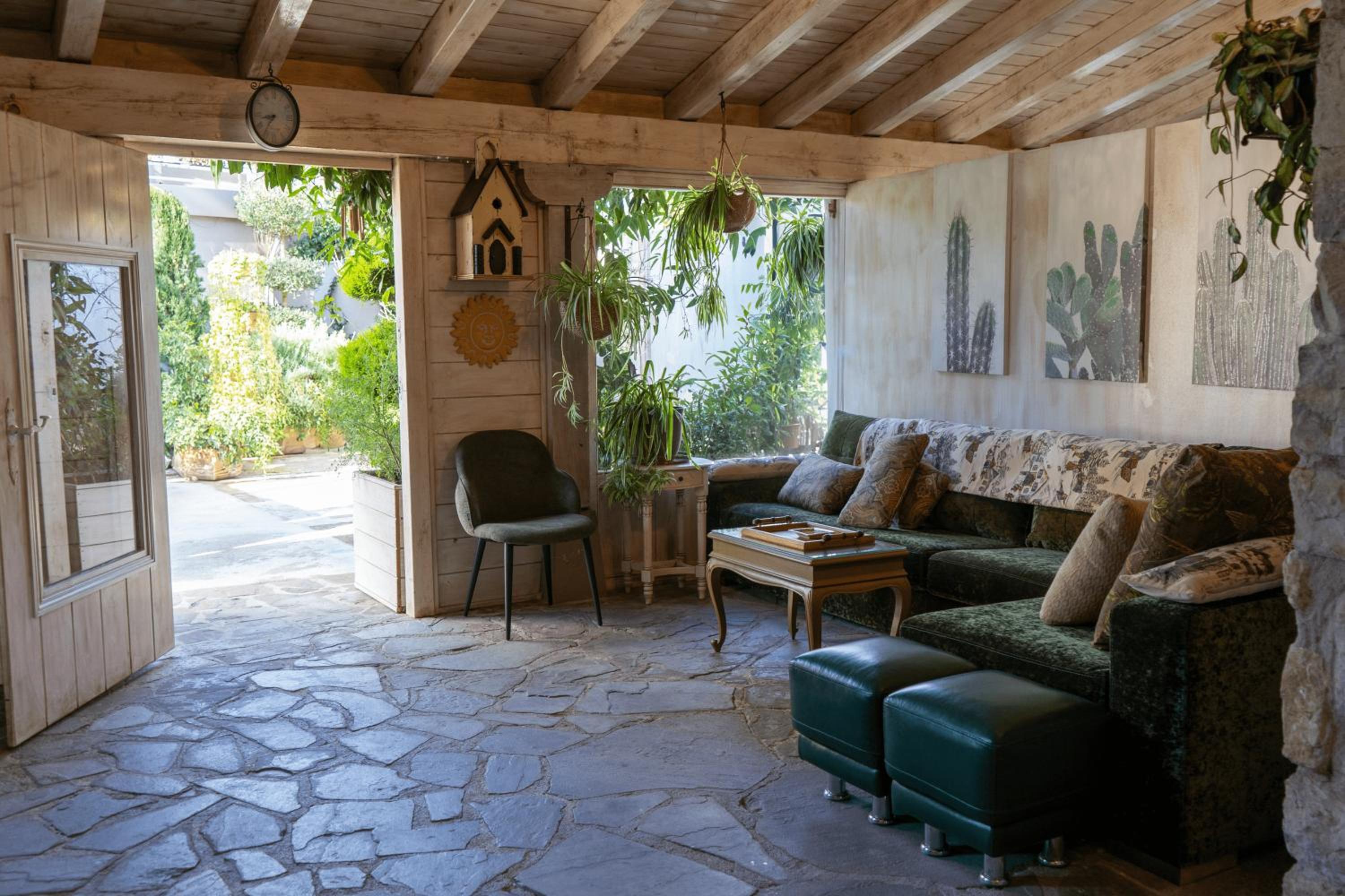 Villa-Mari