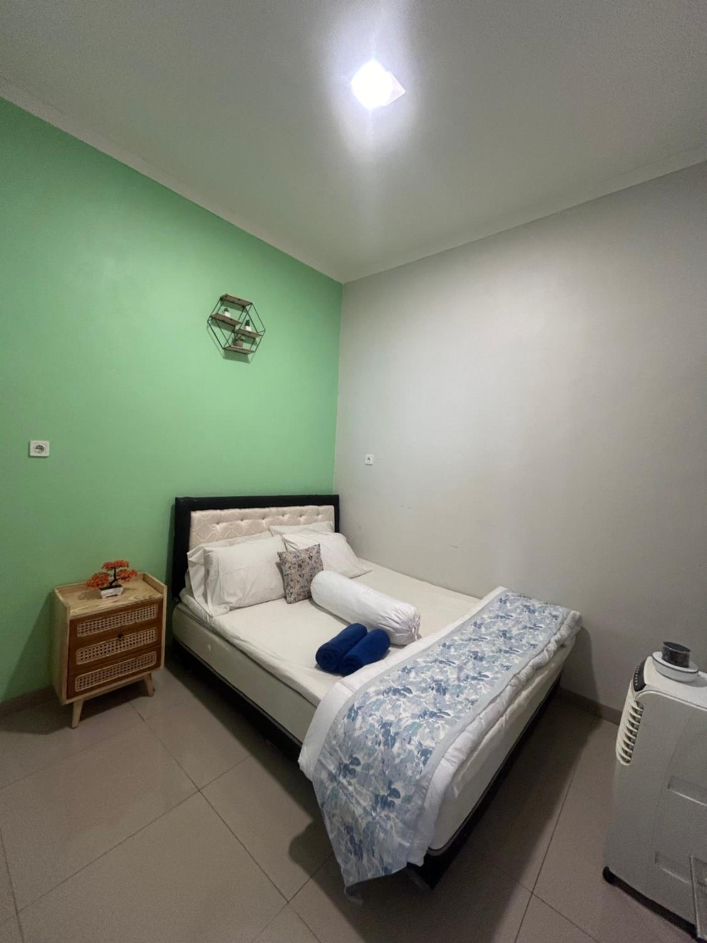 Clamitan House