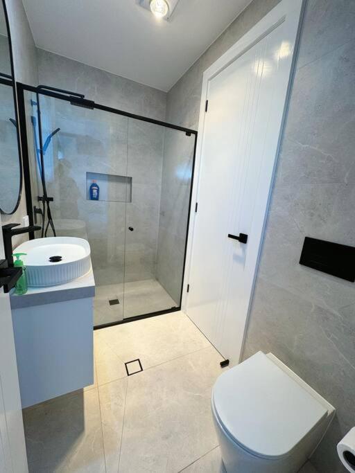 Peaceful Luxury 4 Bedroom House