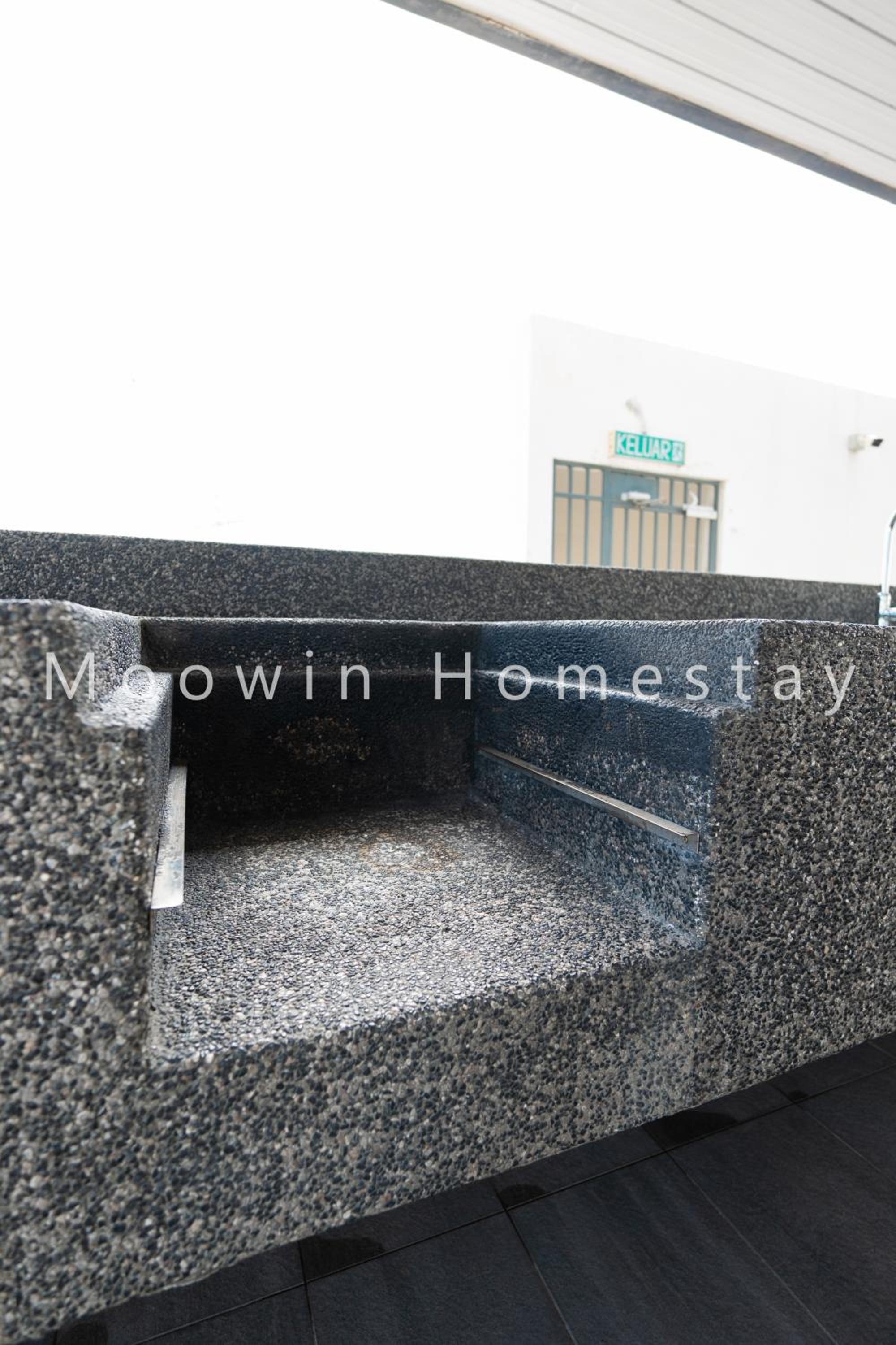 Comfy Studio Room by Moowin view 3