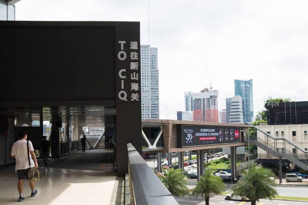 R&F Princess Cove & R&F Mall by QQ BnB