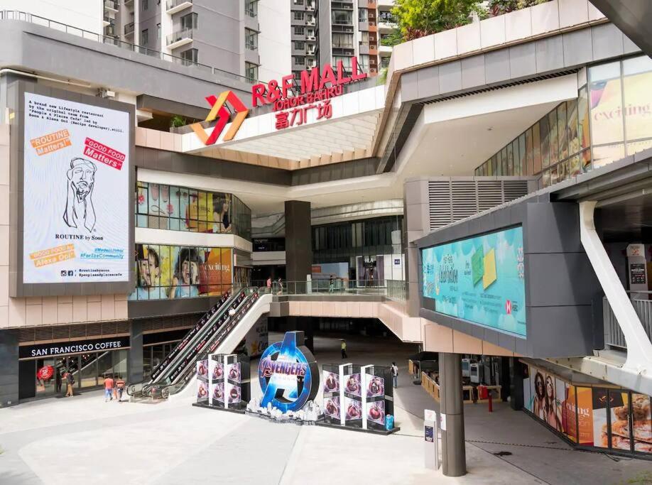 R&F Princess Cove & R&F Mall by QQ BnB