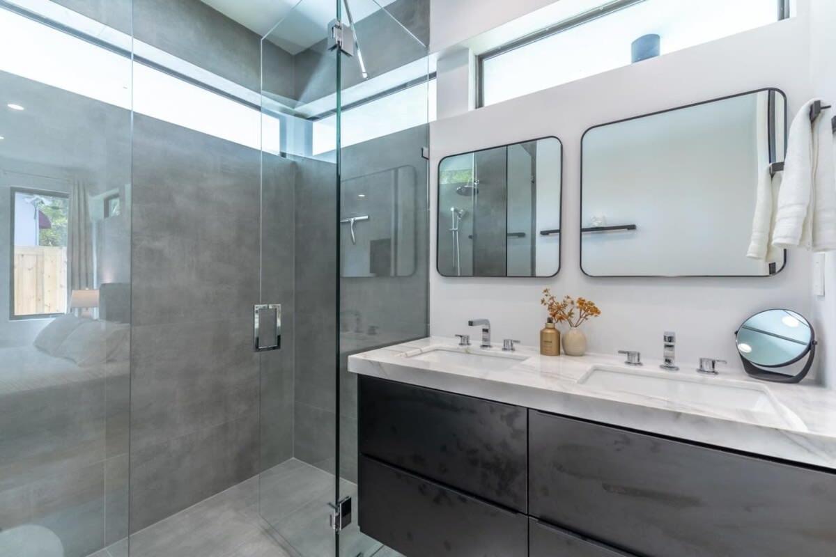 Lux Villa with Pool, Wynwood House by RoveTravel