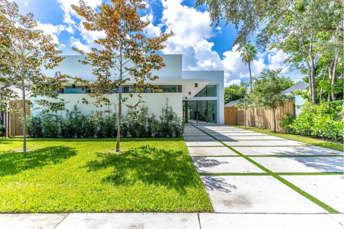 Lux Villa with Pool, Wynwood House by RoveTravel