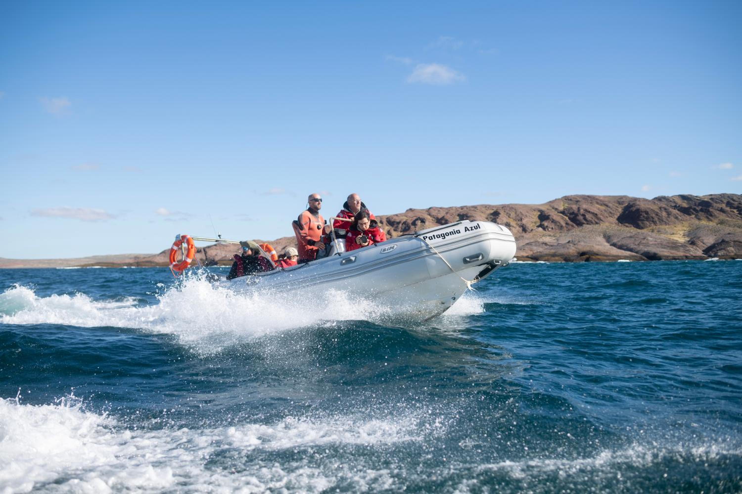 Isla Leones Camps