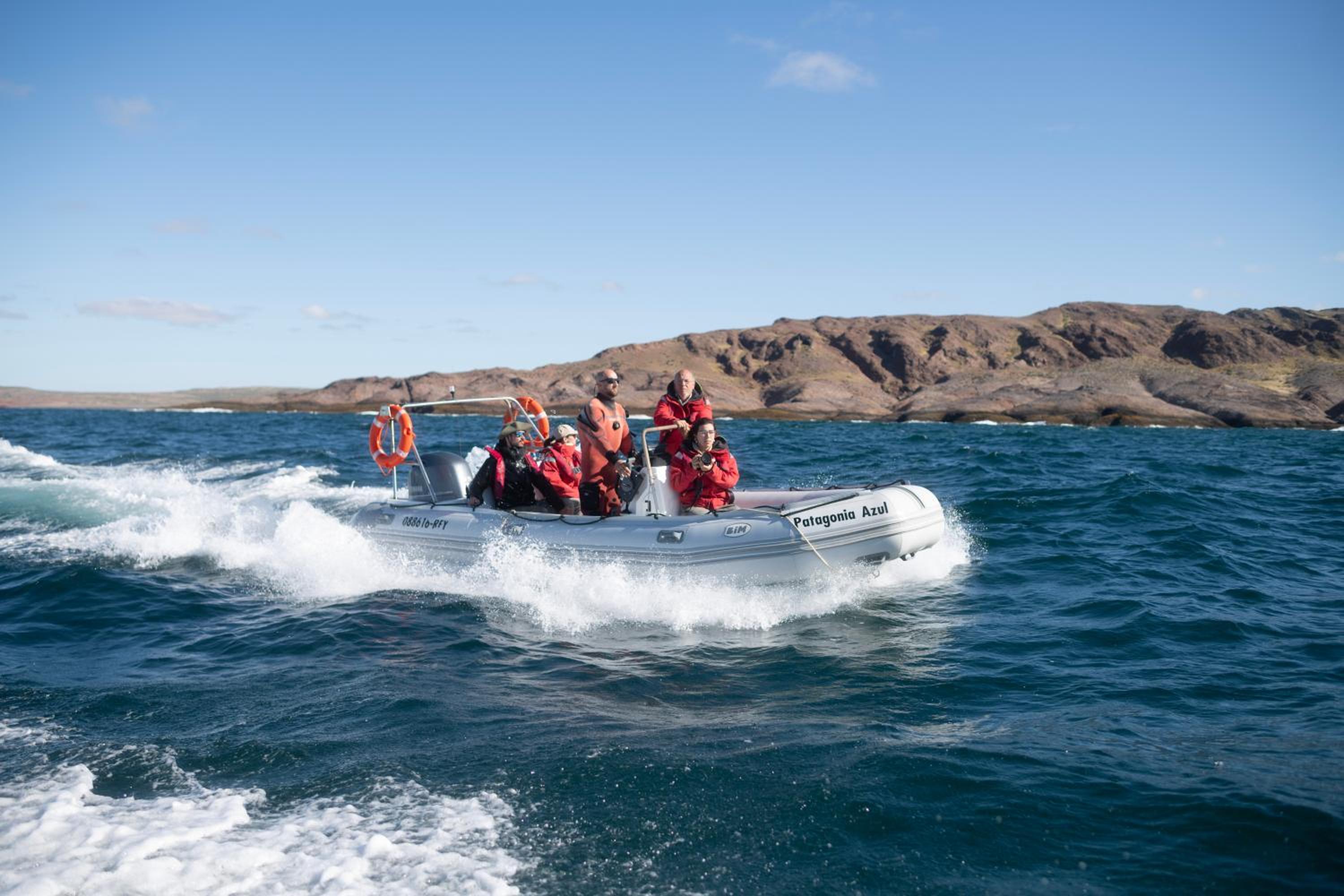 Isla Leones Camps