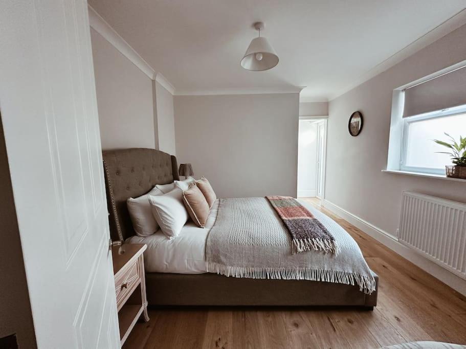 The Pontcanna Sapphire 2-Bed Haven