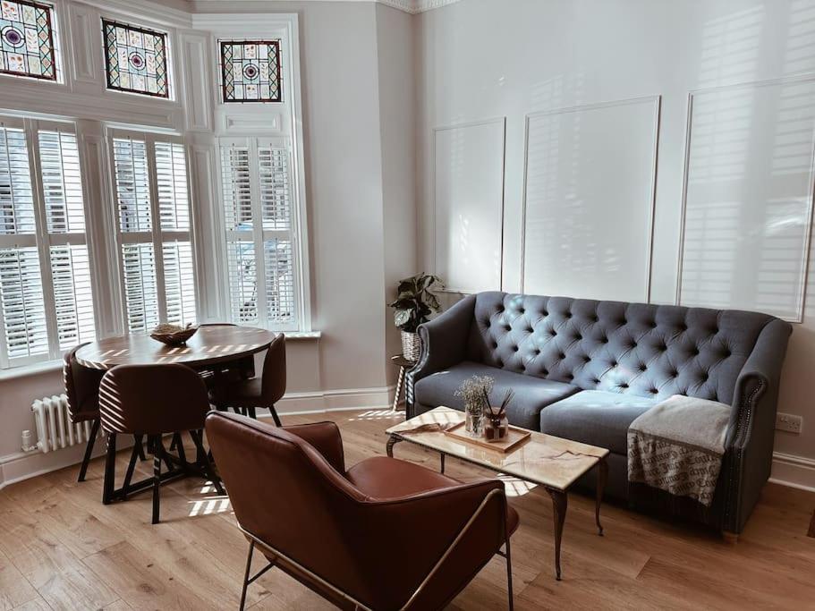 The Pontcanna Sapphire 2-Bed Haven