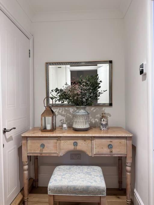 The Pontcanna Sapphire 2-Bed Haven