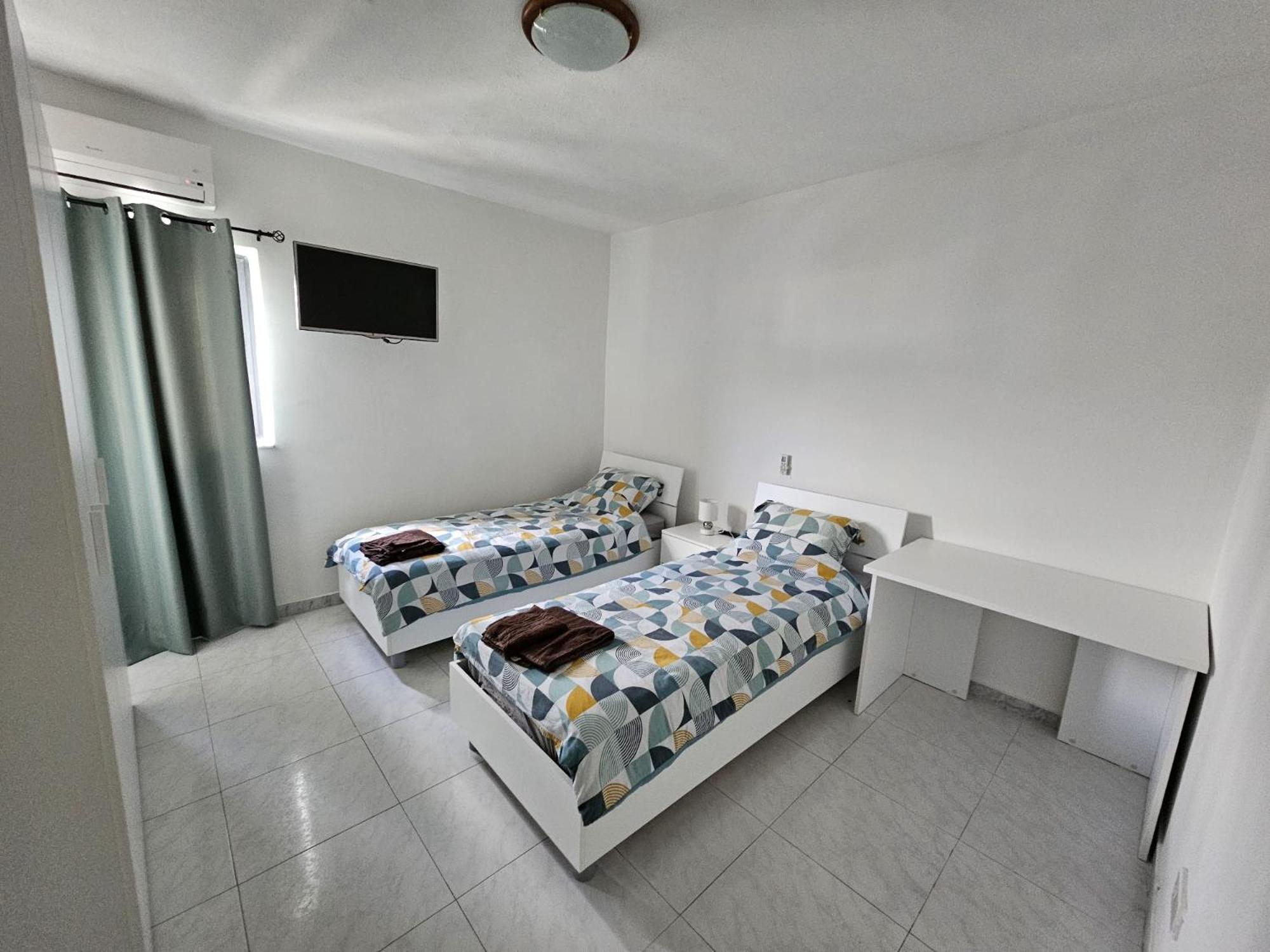 Beautiful two bedroom in center of Qawra photo 4