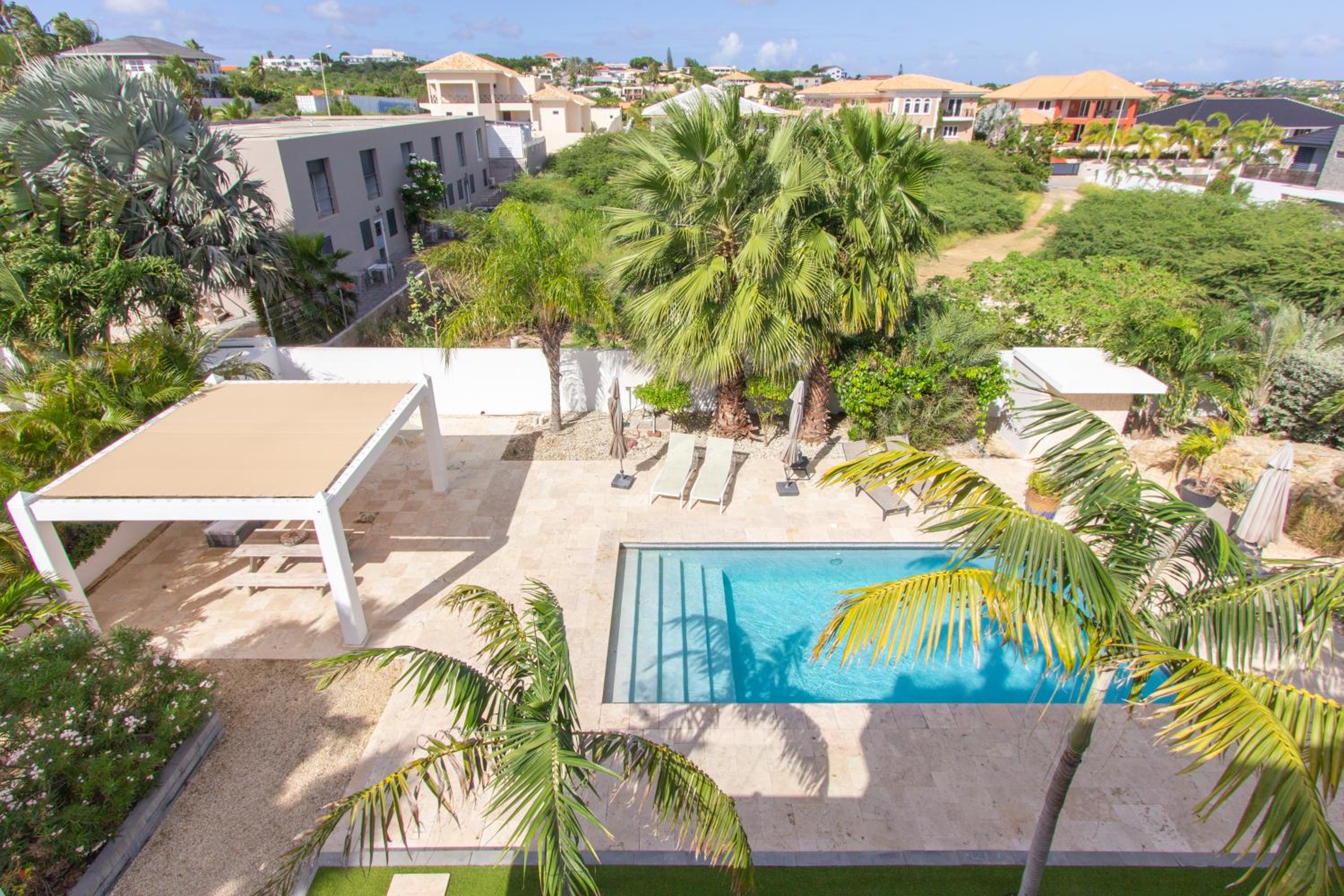 Goudhaen Luxury Private apartments Jan Thiel Beach