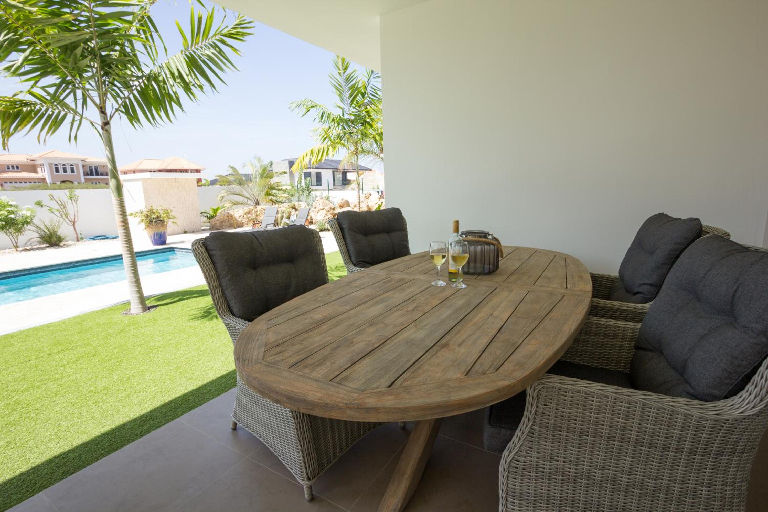 Goudhaen Luxury Private apartments Jan Thiel Beach