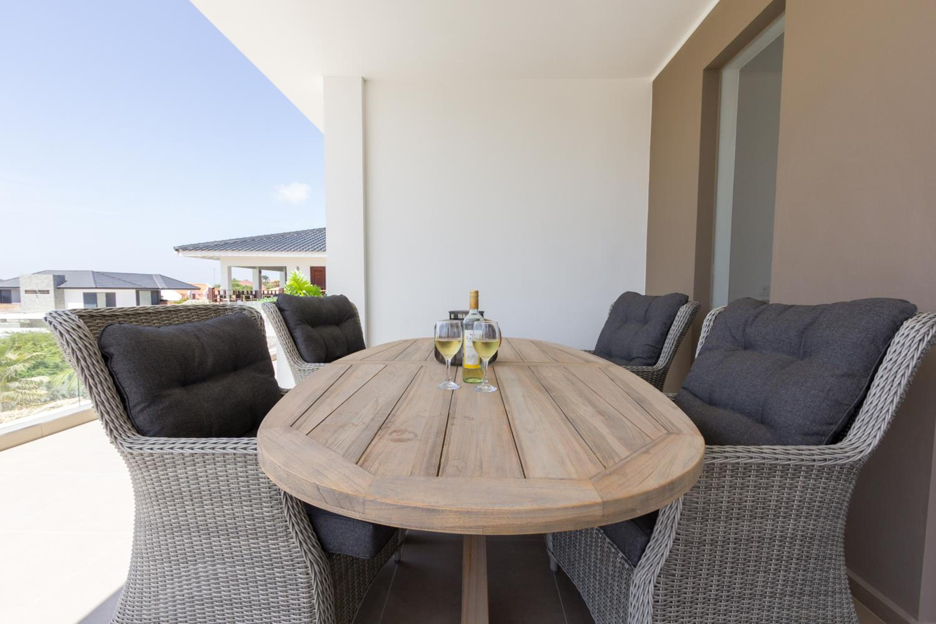 Goudhaen Luxury Private apartments Jan Thiel Beach