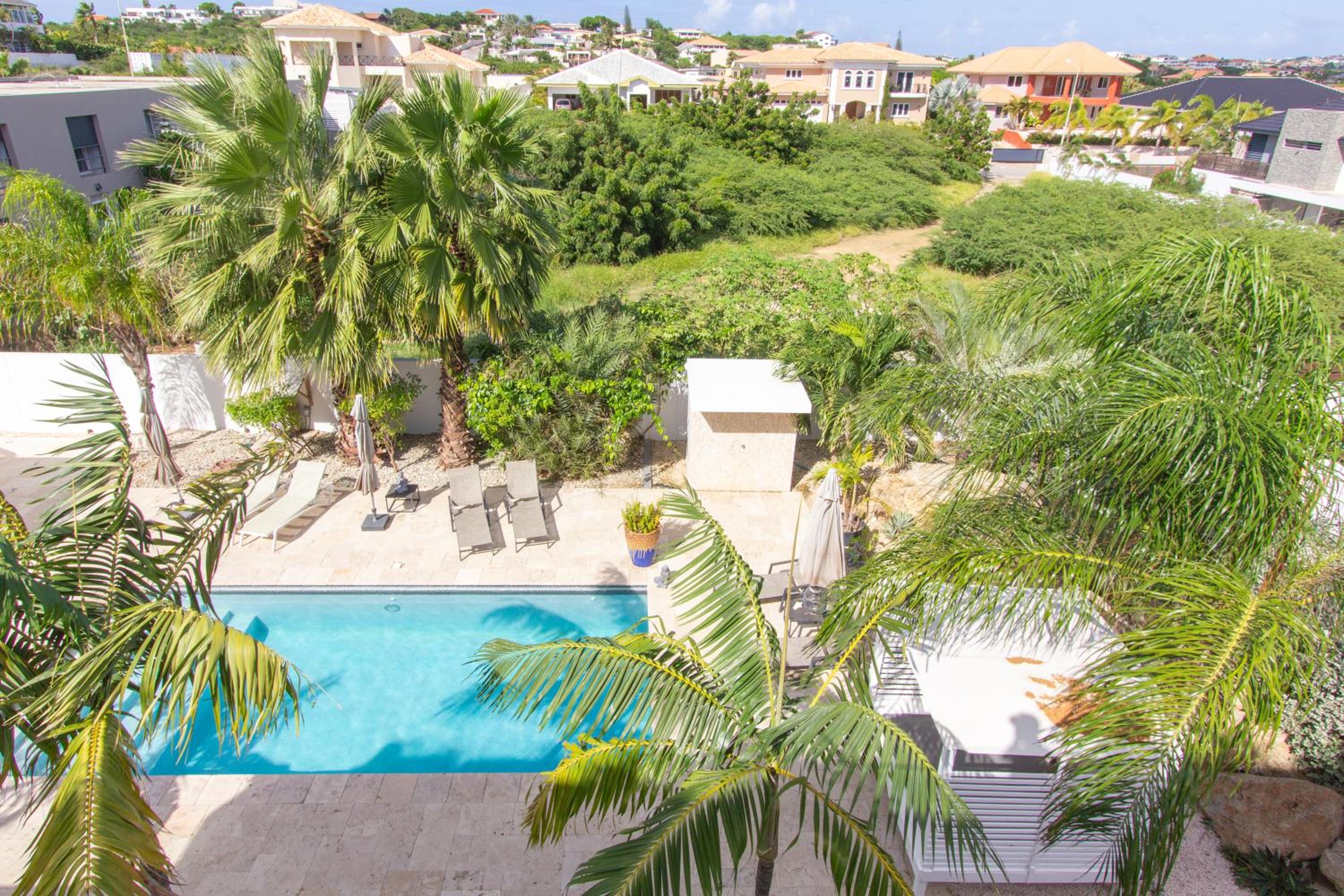 Goudhaen Luxury Private apartments Jan Thiel Beach