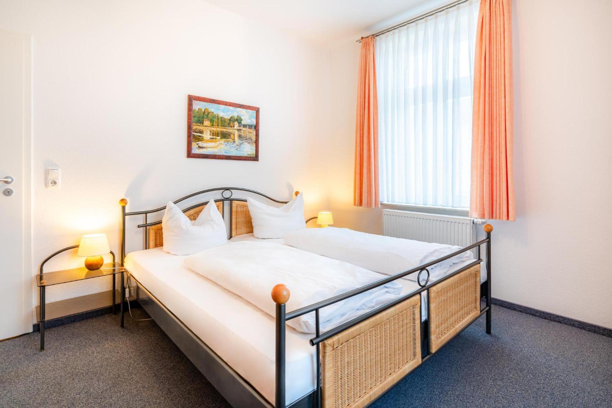 Stilvoll einger. Fewo mit Balkon, Parkplatz, in Strandnähe