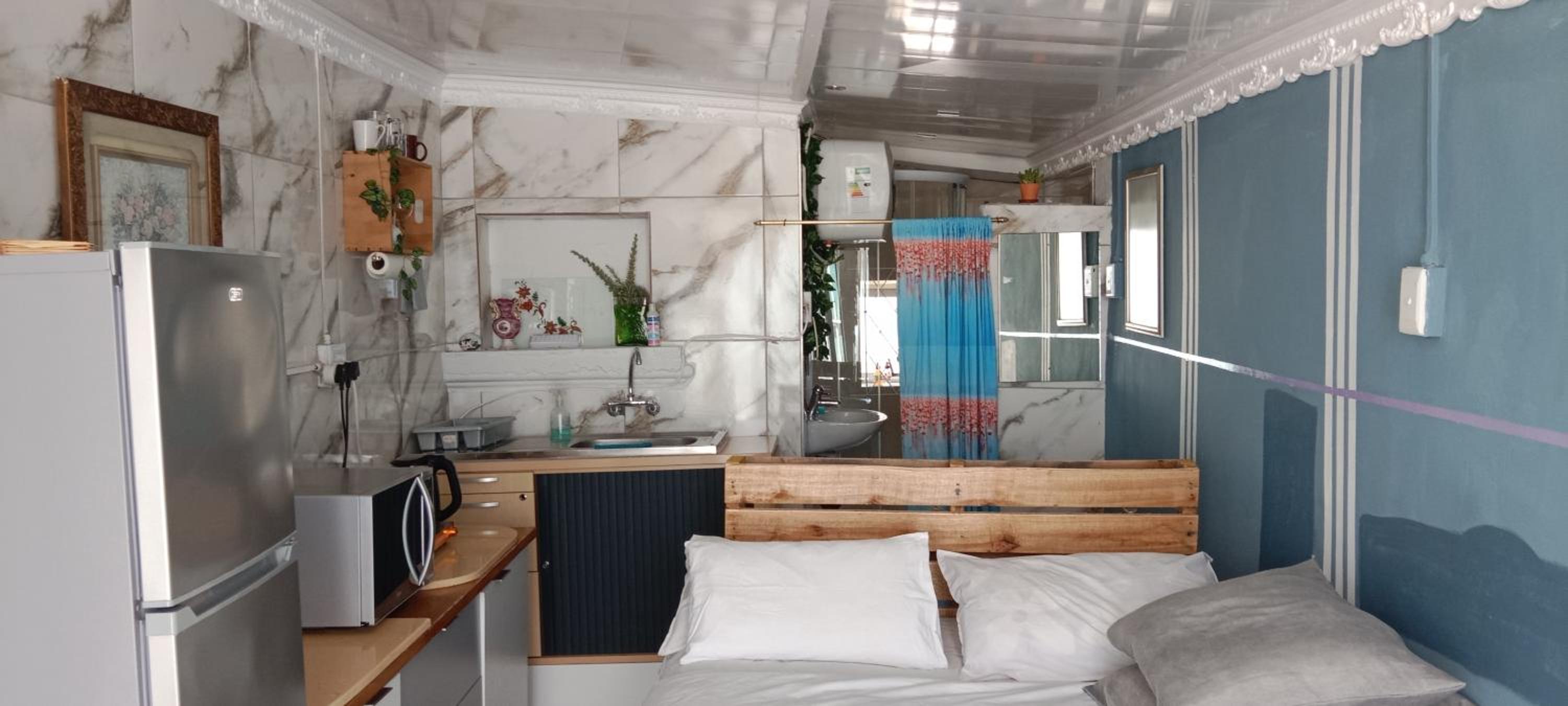 Cozy Private En Suite Studio