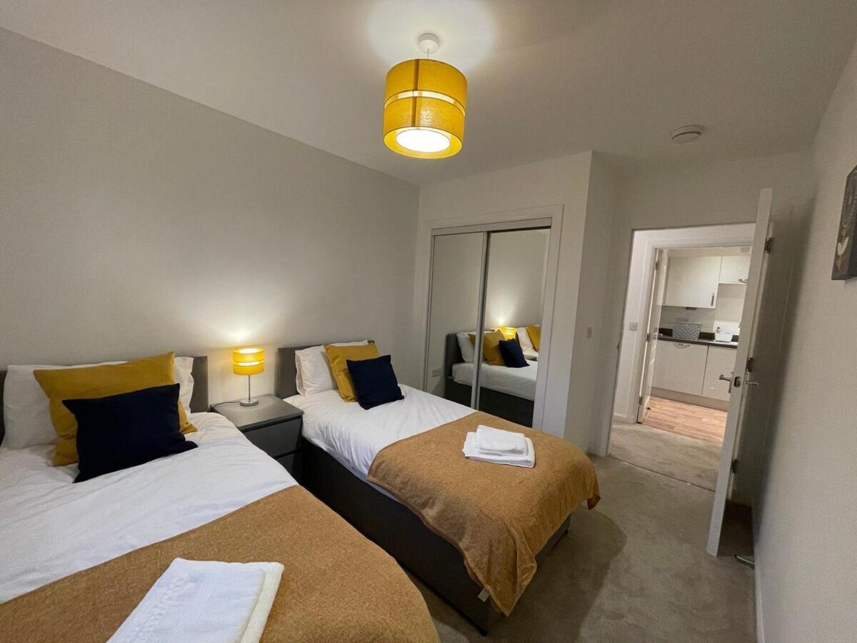 Luxury 2 Bedroom Flat in Quiet Village w/ Ensuite view 3
