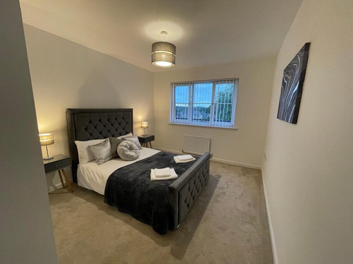 Luxury 2 Bedroom Flat in Quiet Village w/ Ensuite view 5